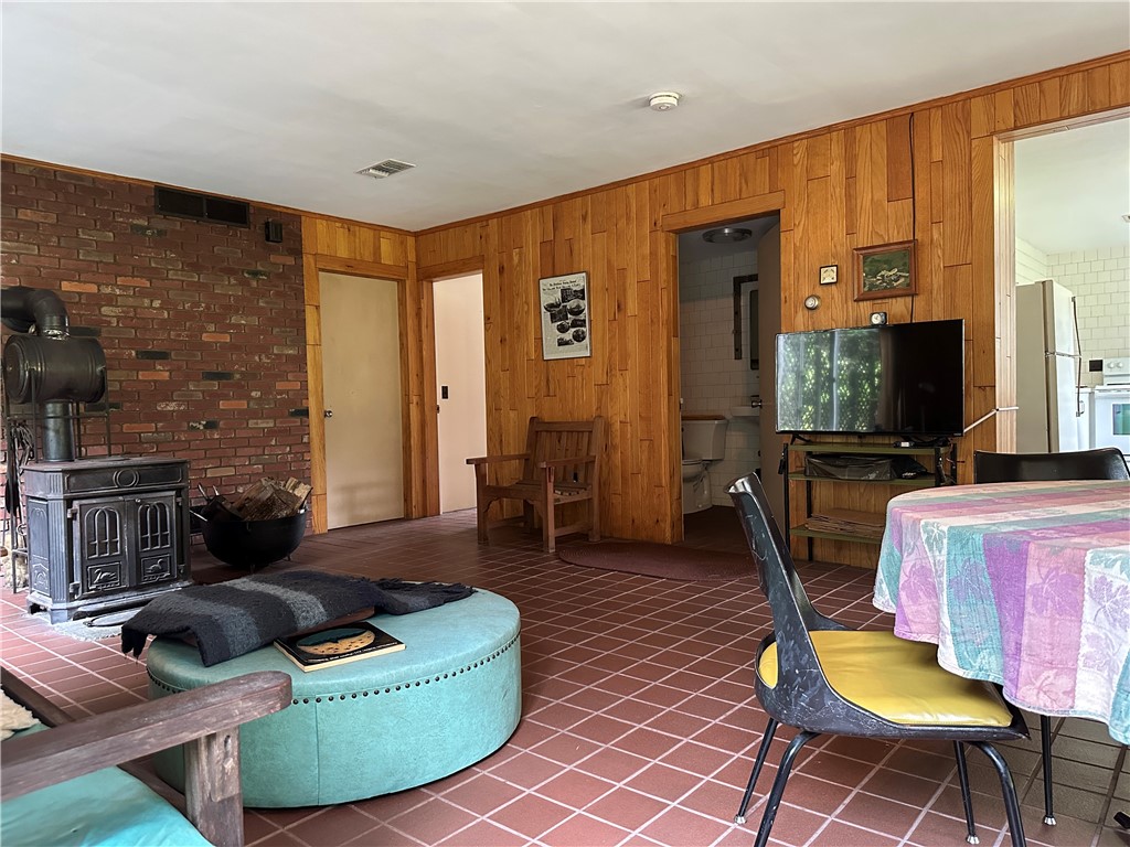 590 Ten Rod Road