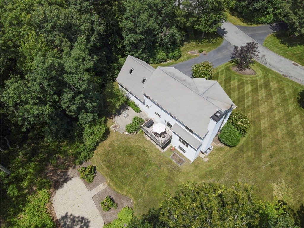 11 Echo Lane