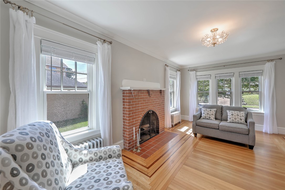 15 Modena Avenue