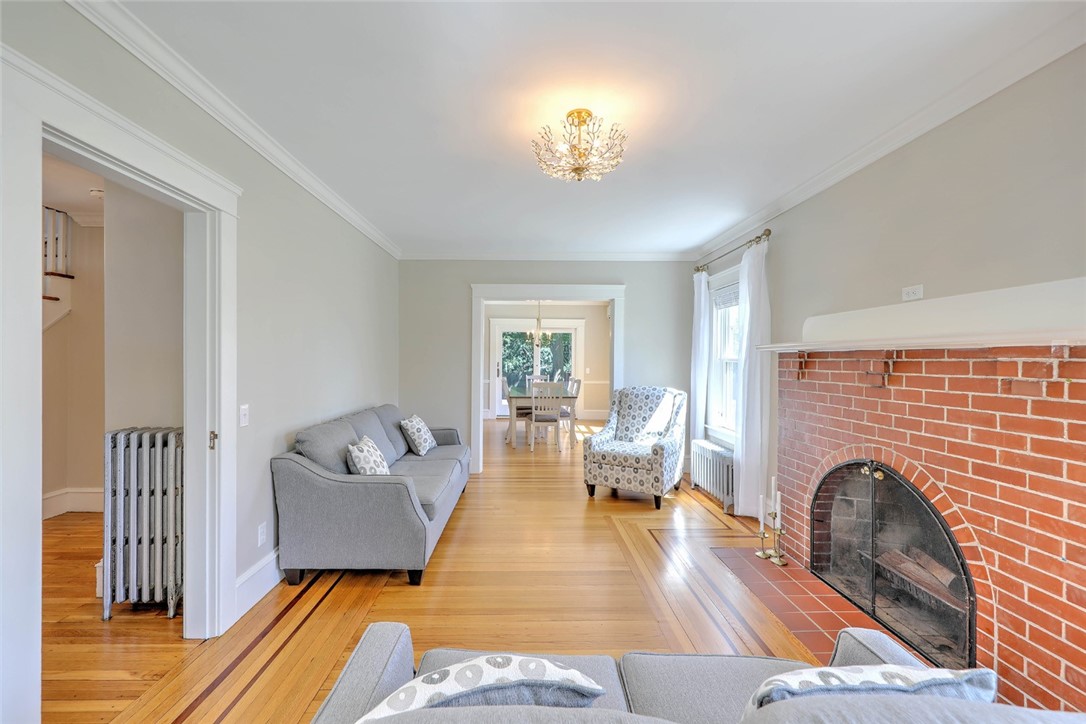 15 Modena Avenue