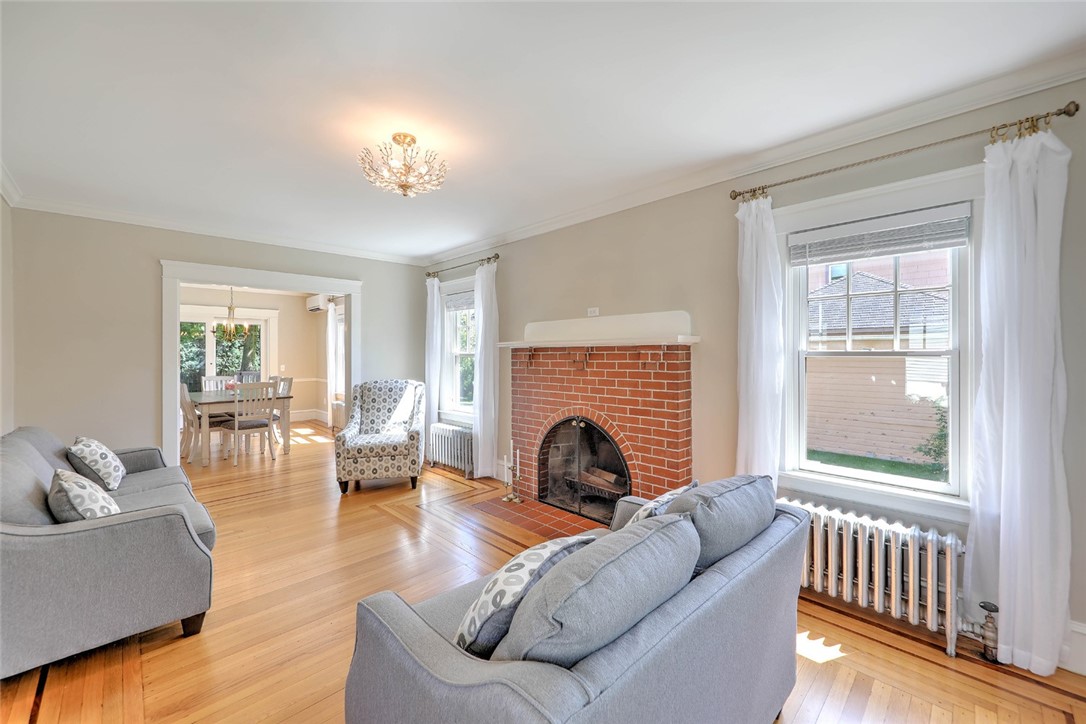 15 Modena Avenue