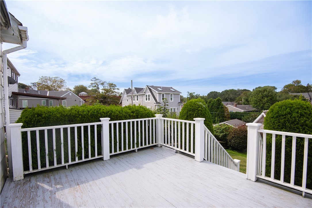 39 Coggeshall Avenue