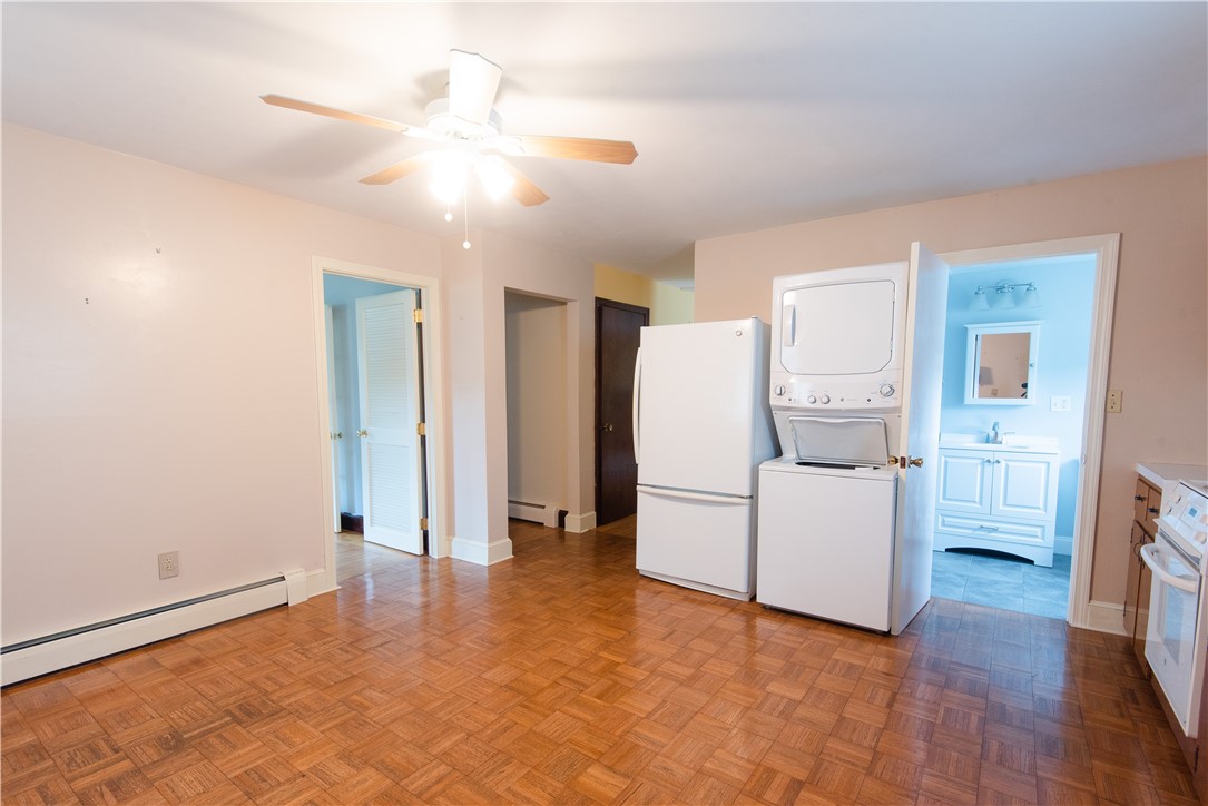39 Coggeshall Avenue