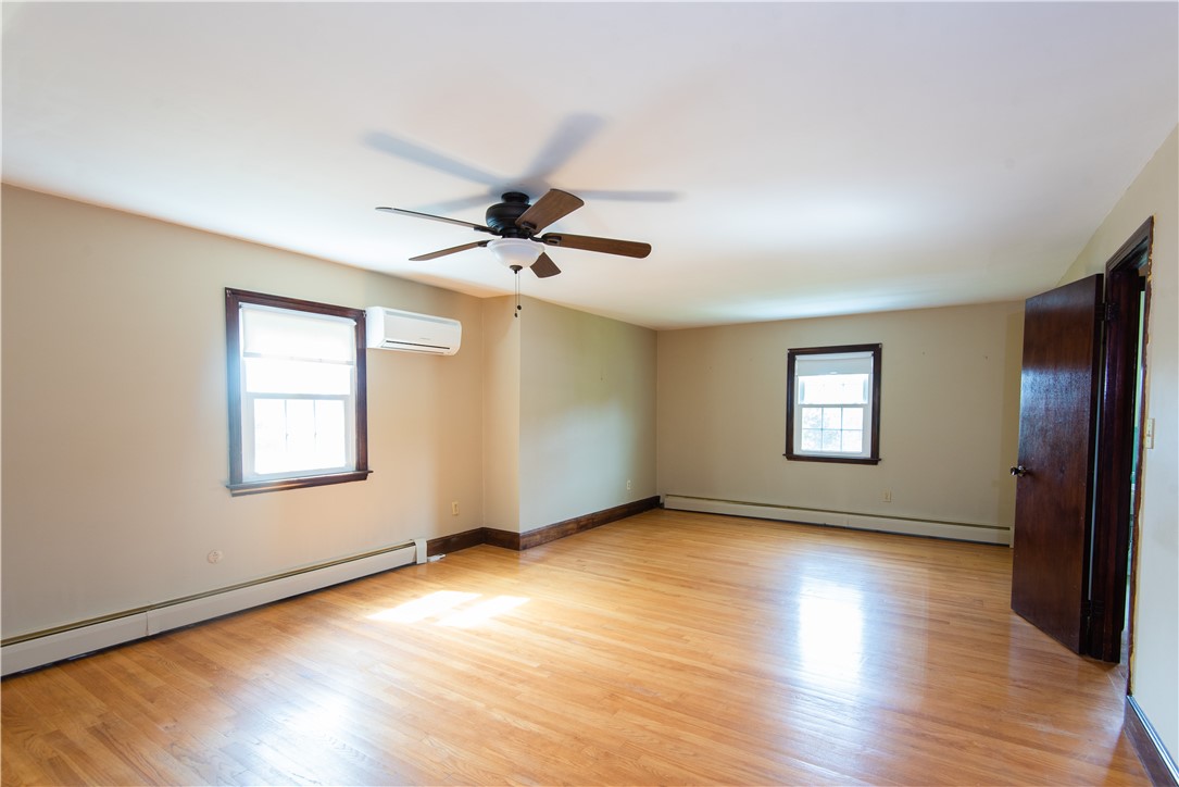 39 Coggeshall Avenue