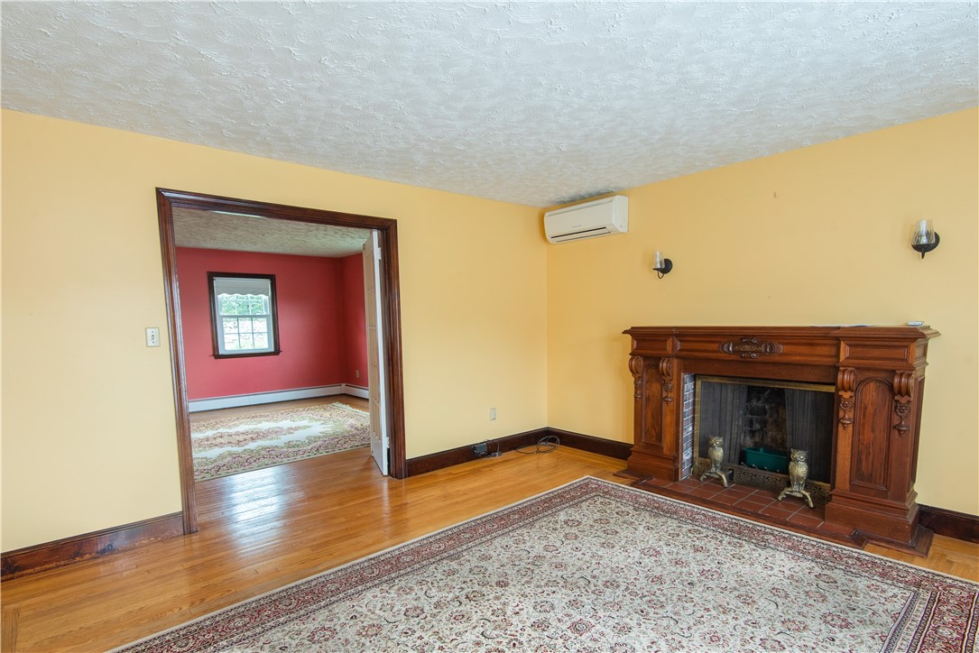 39 Coggeshall Avenue