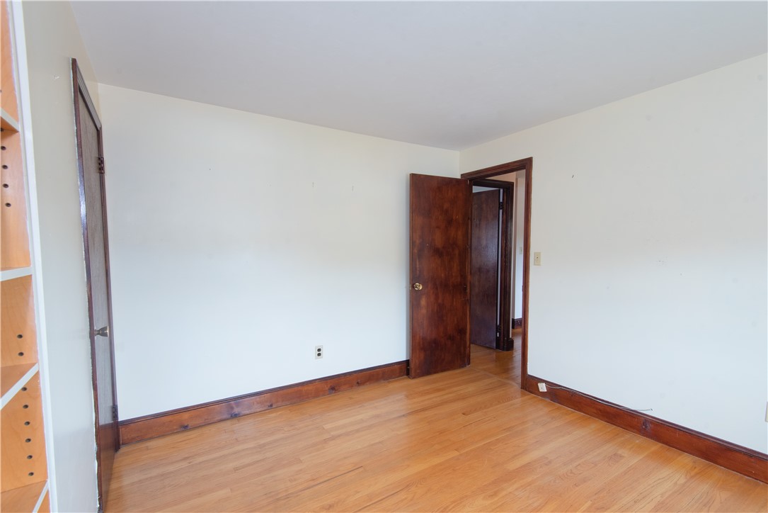 39 Coggeshall Avenue