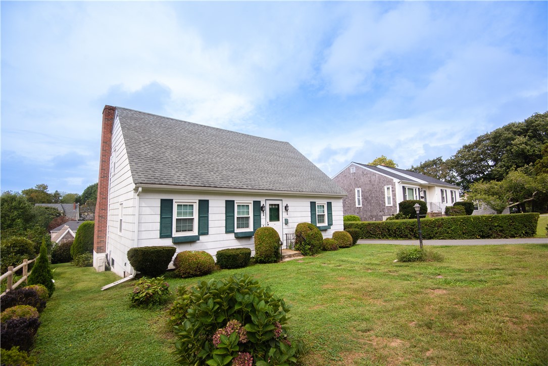 39 Coggeshall Avenue