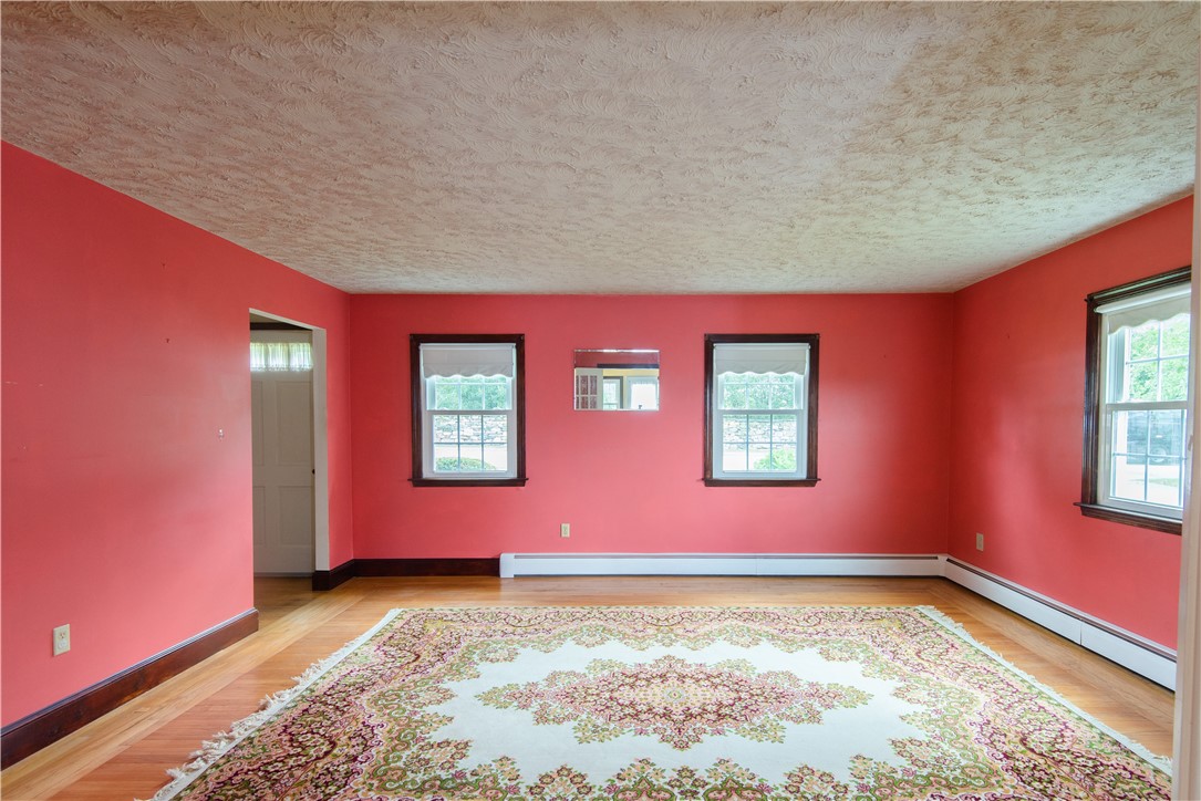 39 Coggeshall Avenue