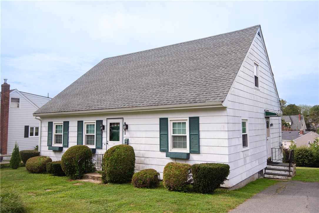 39 Coggeshall Avenue
