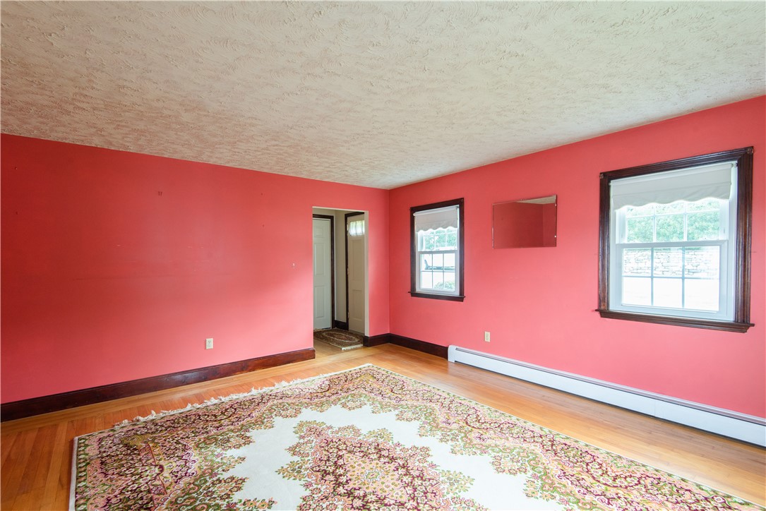 39 Coggeshall Avenue