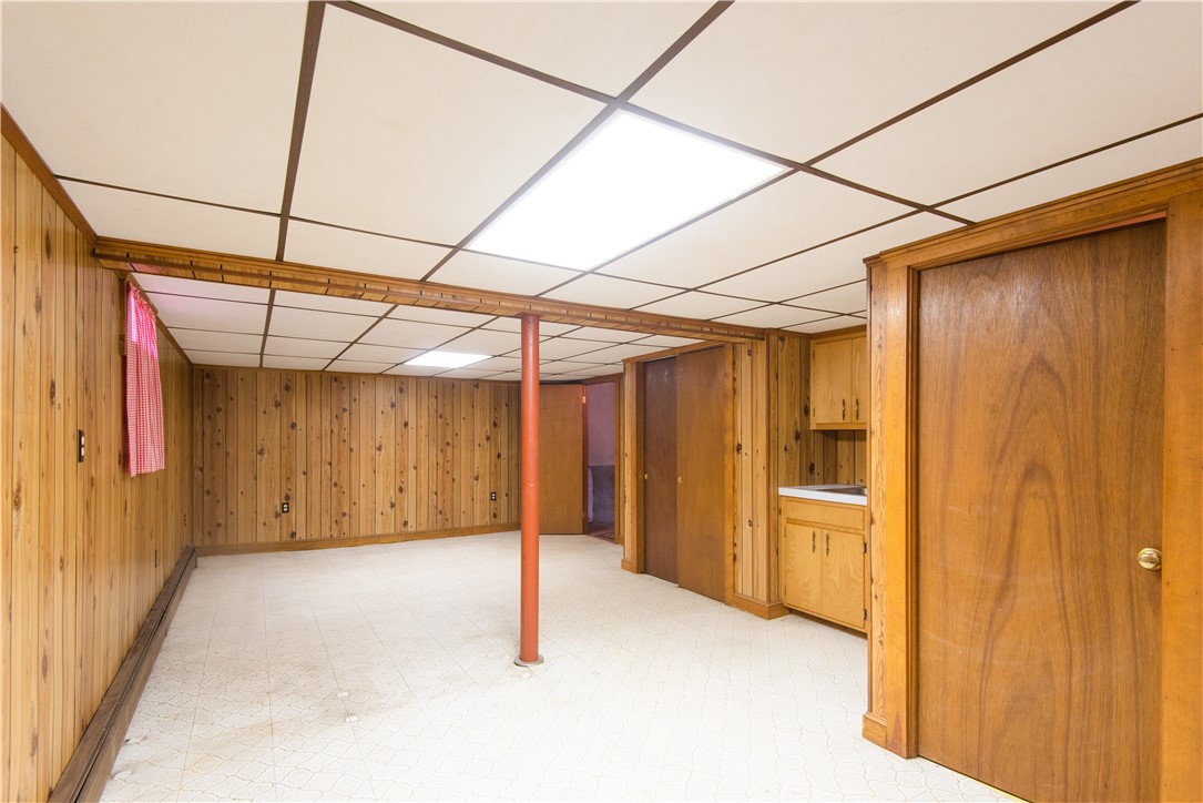 39 Coggeshall Avenue