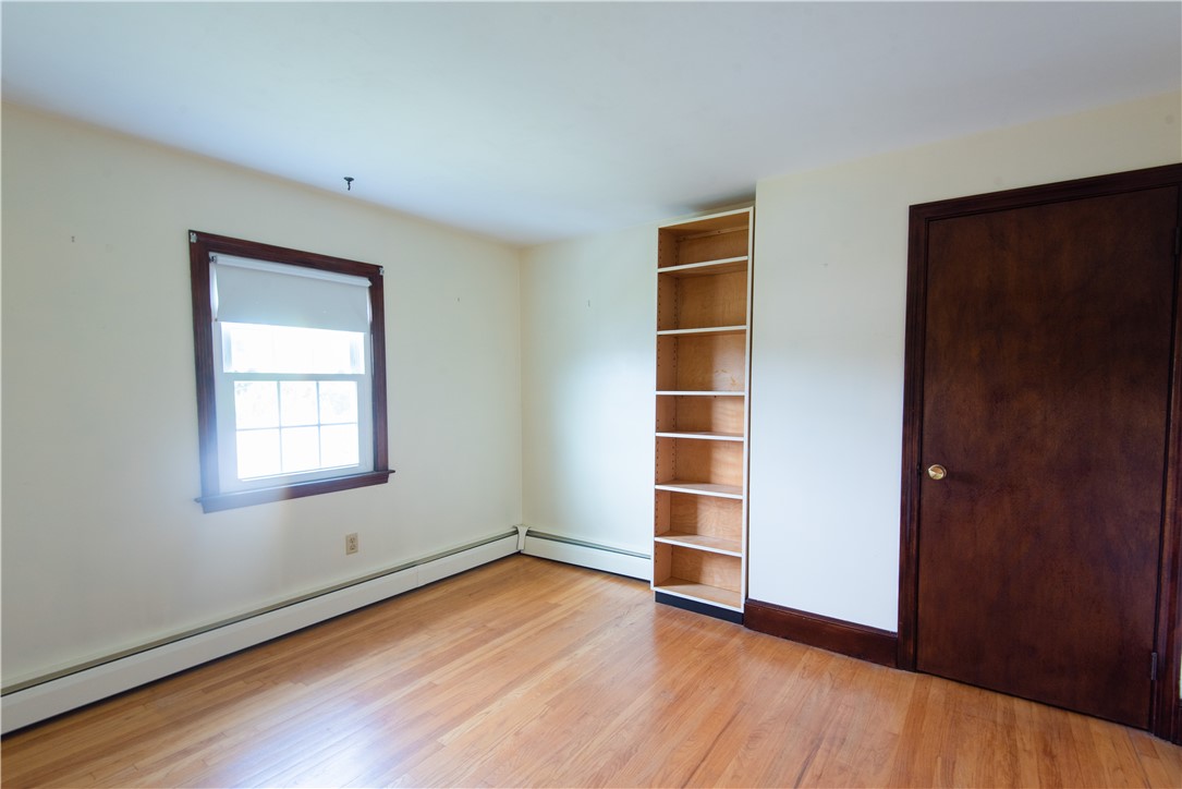 39 Coggeshall Avenue