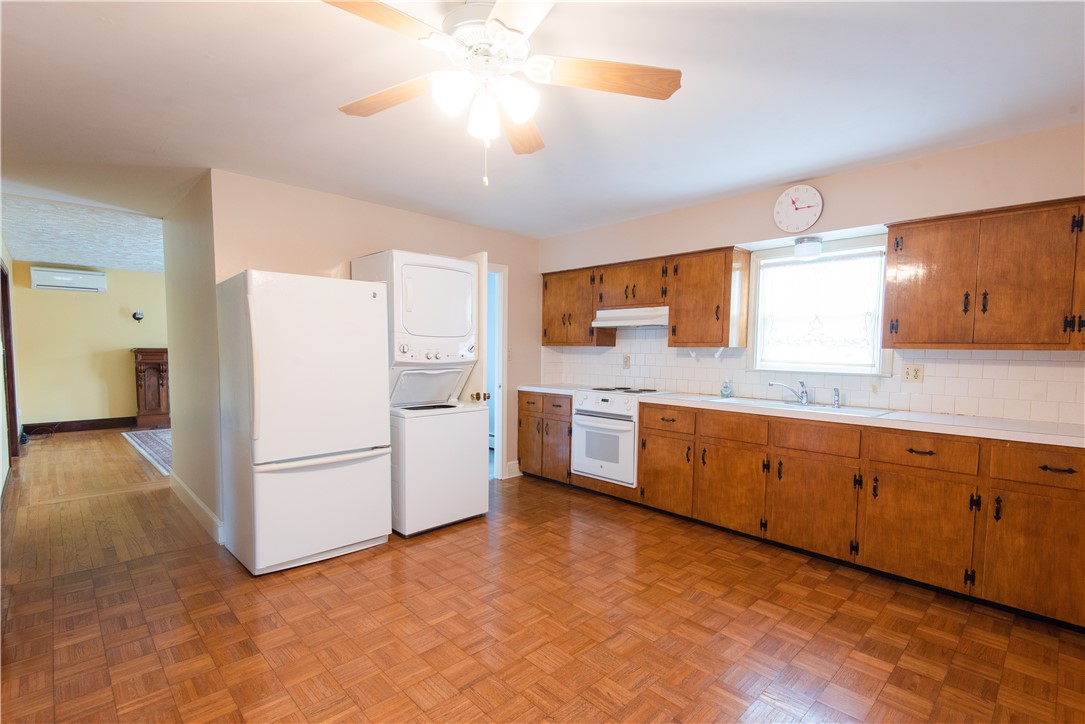 39 Coggeshall Avenue