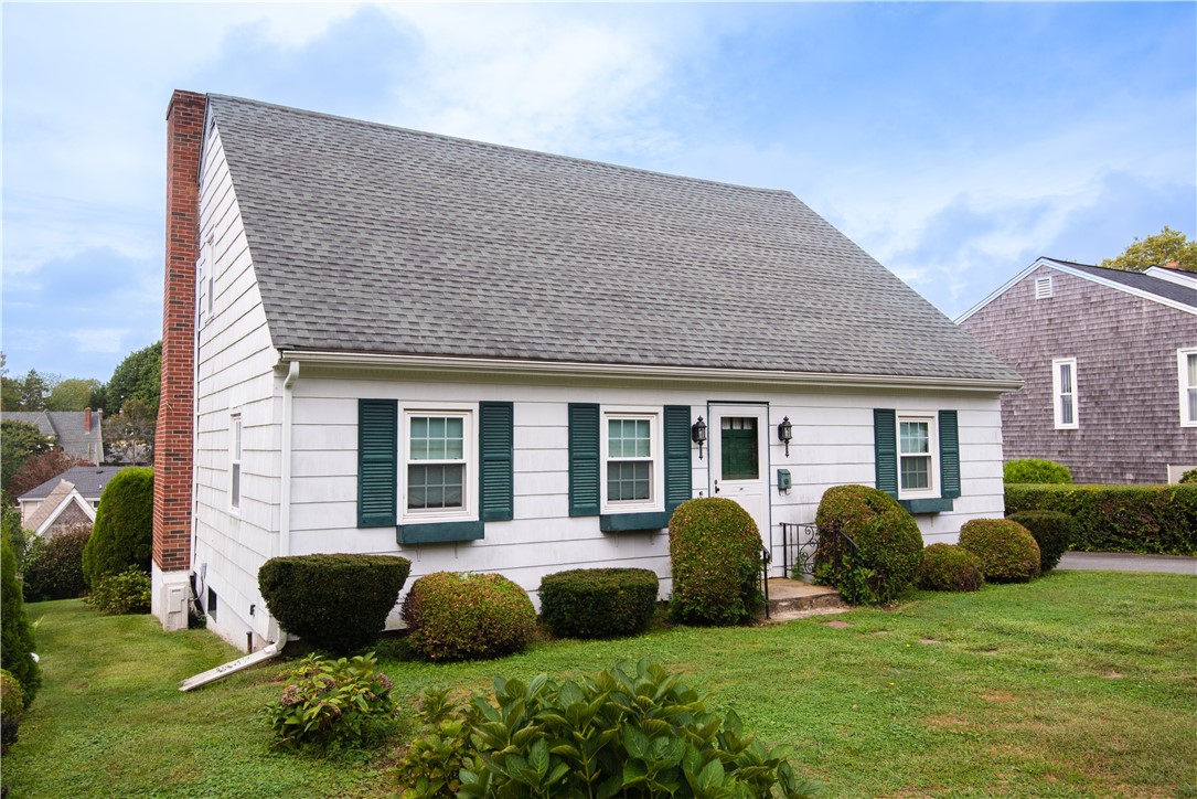39 Coggeshall Avenue