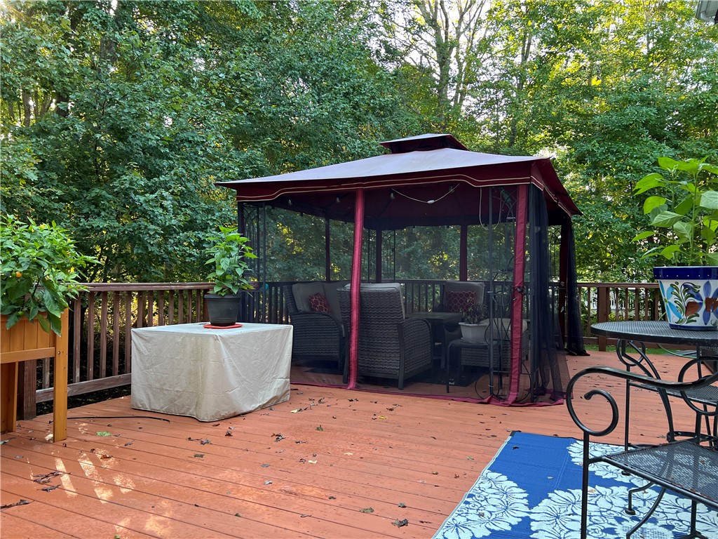 460 Westmoreland Lane