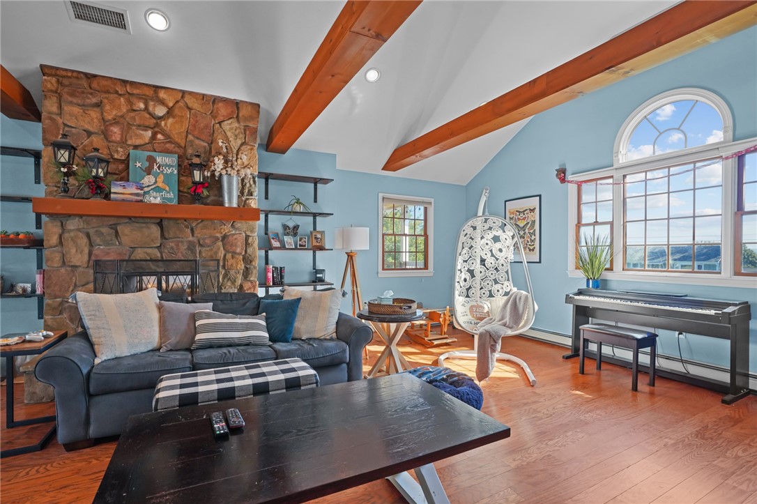 52 Viking Drive