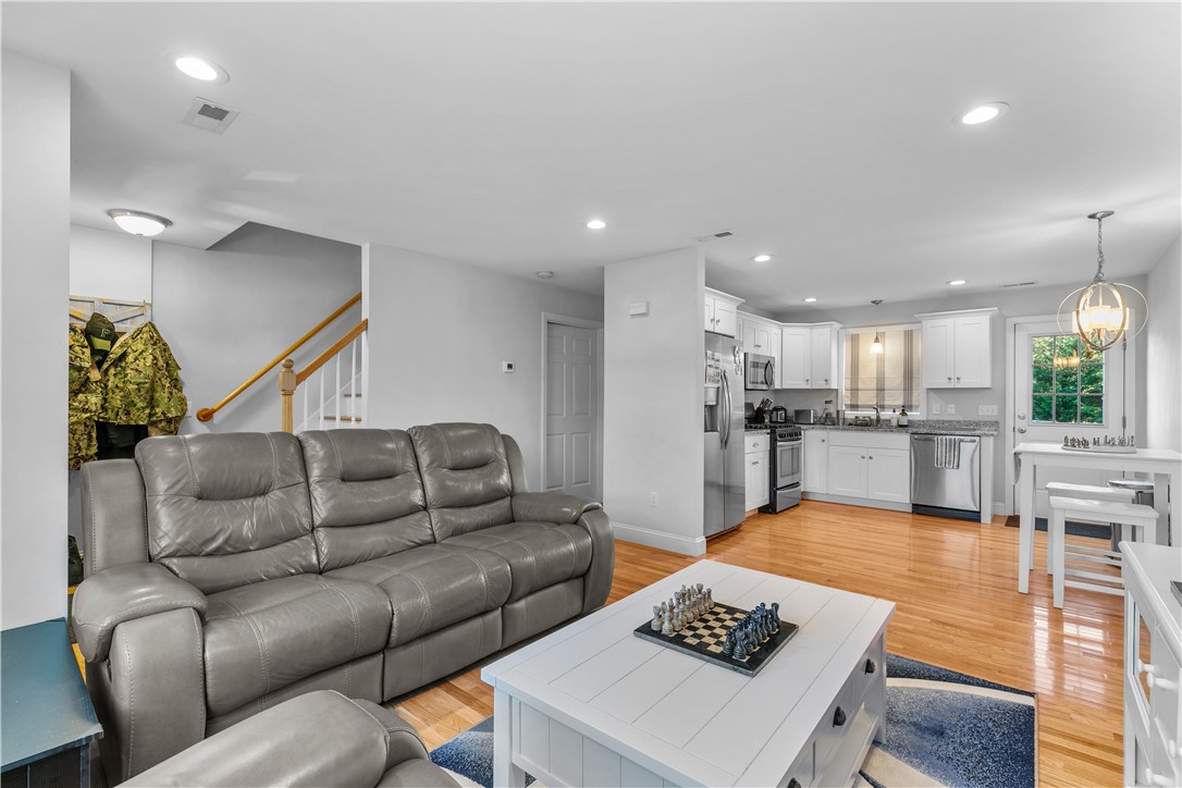 37 Mariner Way
