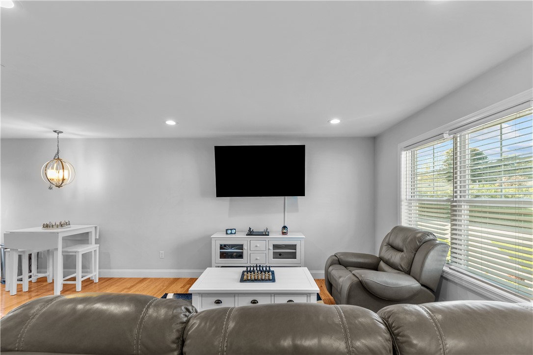 37 Mariner Way