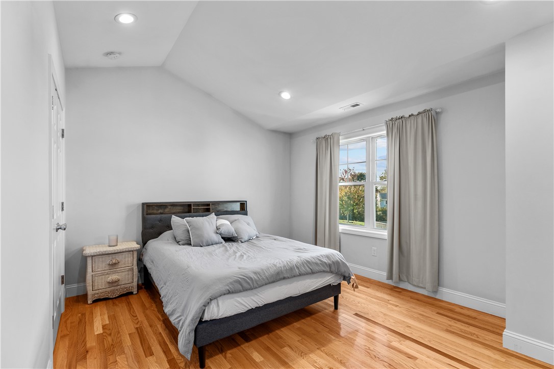 37 Mariner Way