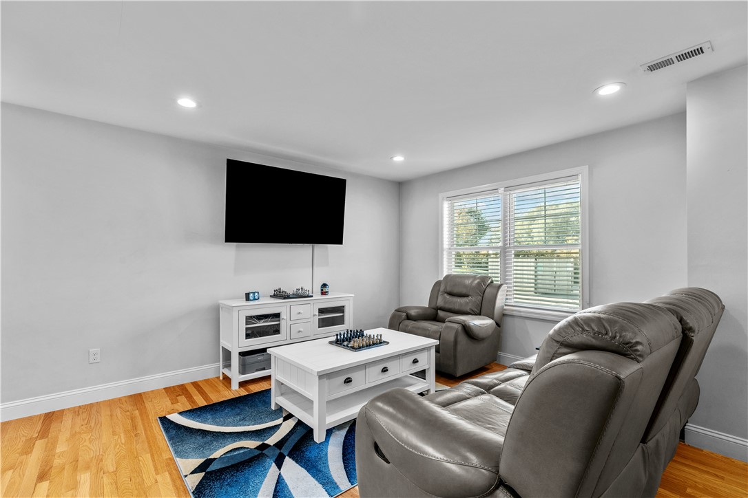 37 Mariner Way
