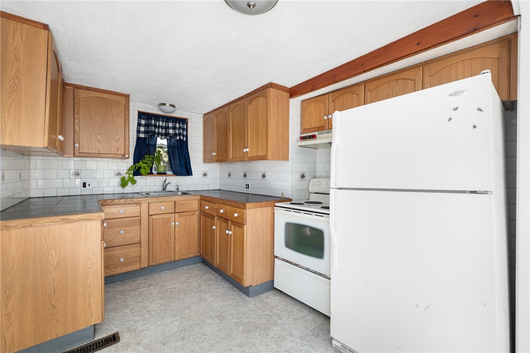483 Ten Rod Road