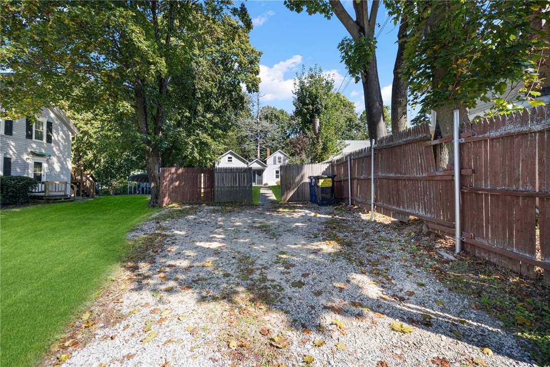 483 Ten Rod Road