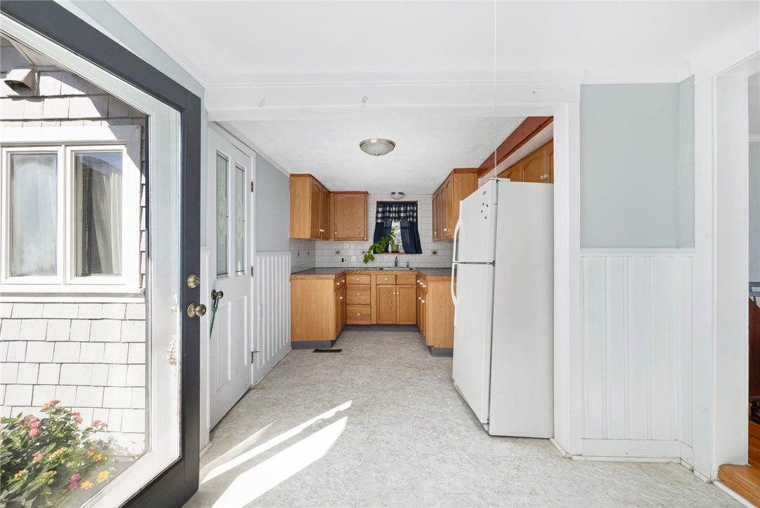 483 Ten Rod Road