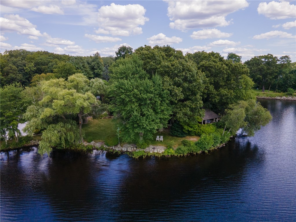 14 Woodlake Drive