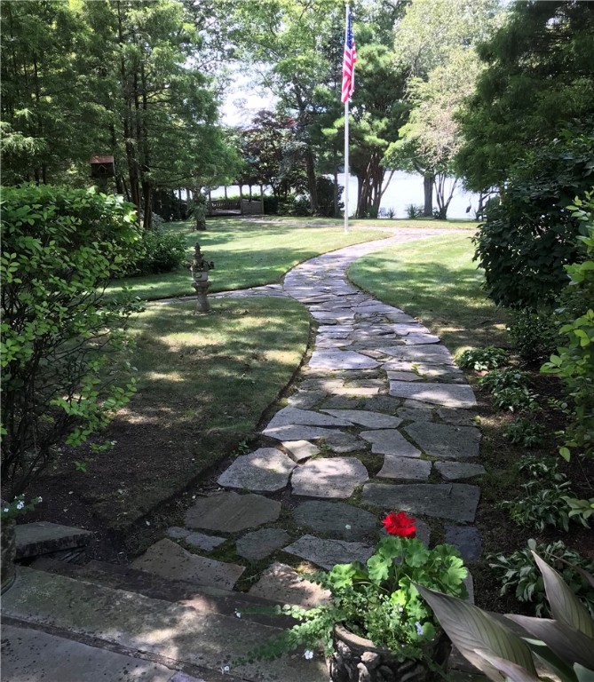 14 Woodlake Drive