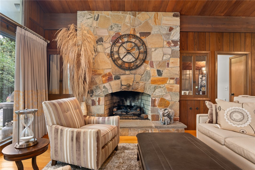 14 Woodlake Drive