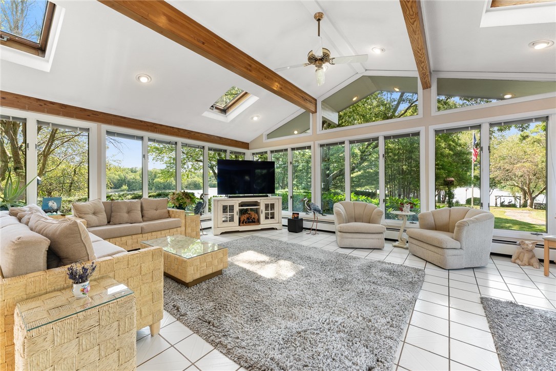 14 Woodlake Drive