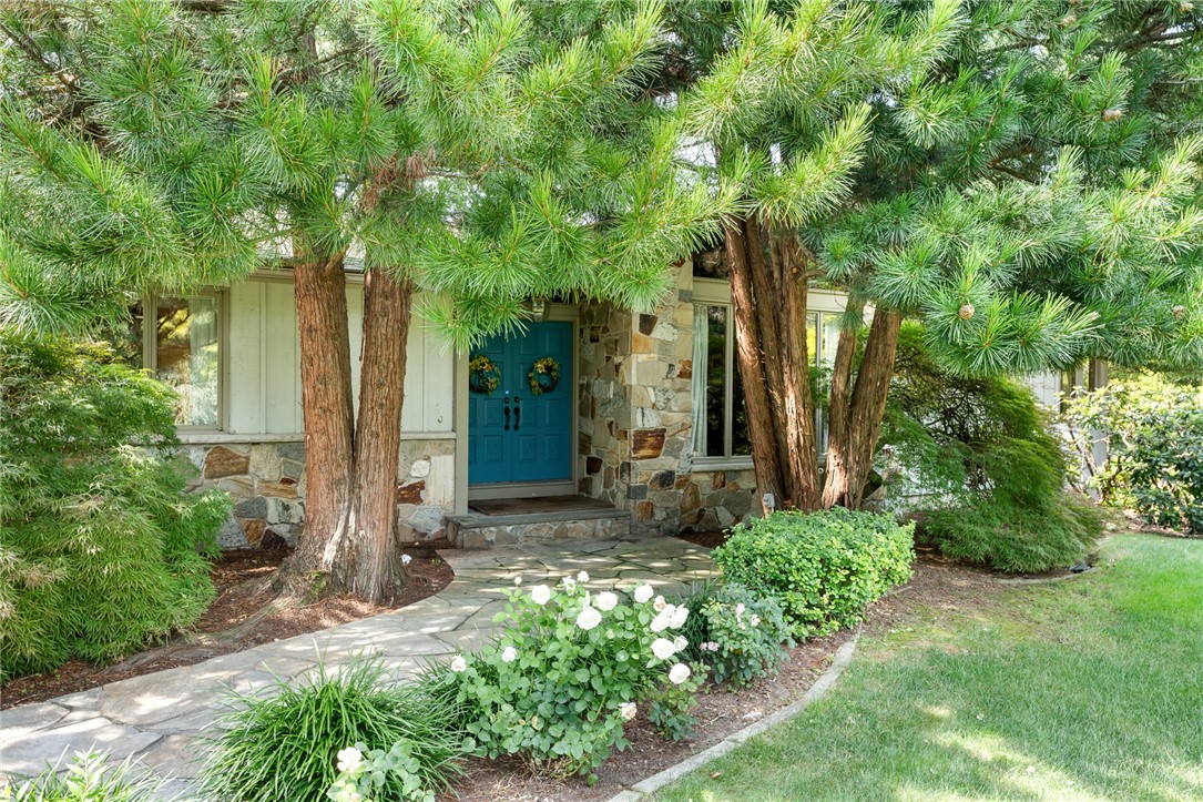 14 Woodlake Drive