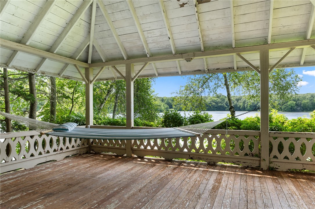 14 Woodlake Drive