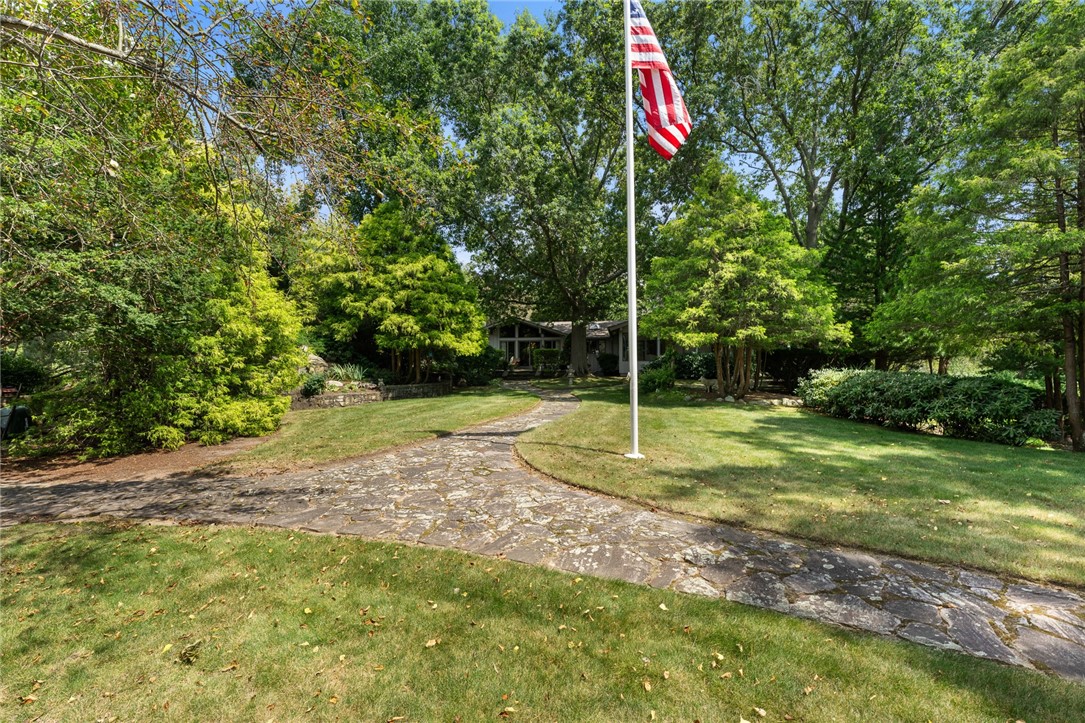 14 Woodlake Drive