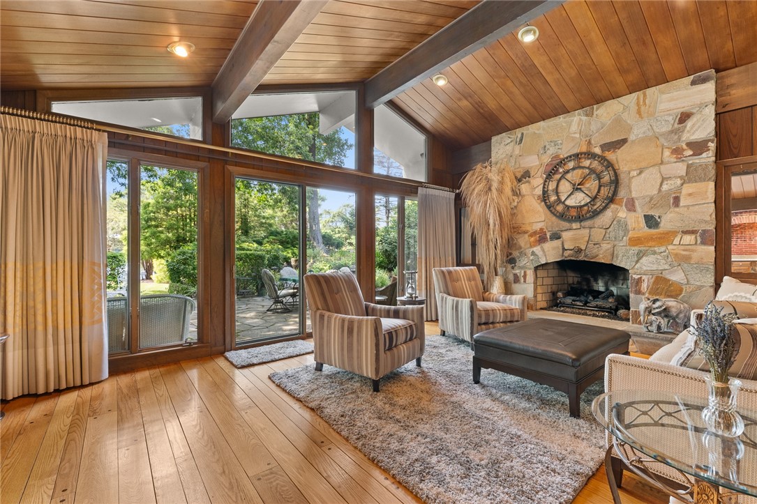 14 Woodlake Drive