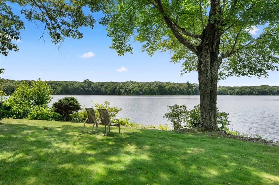 14 Woodlake Drive