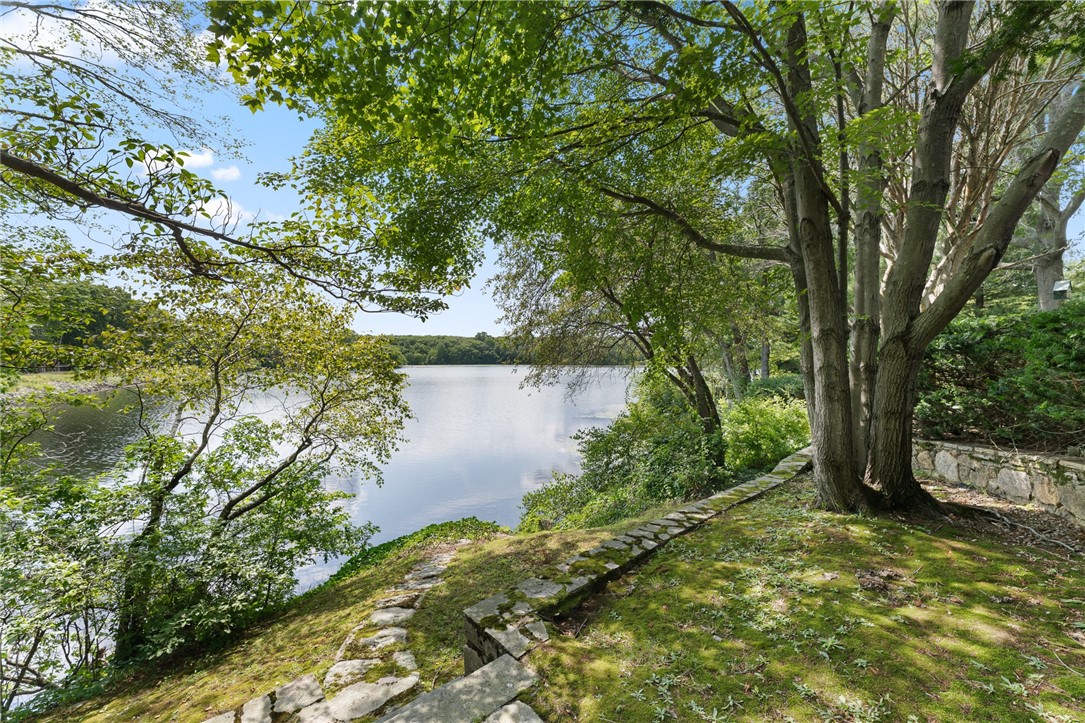 14 Woodlake Drive