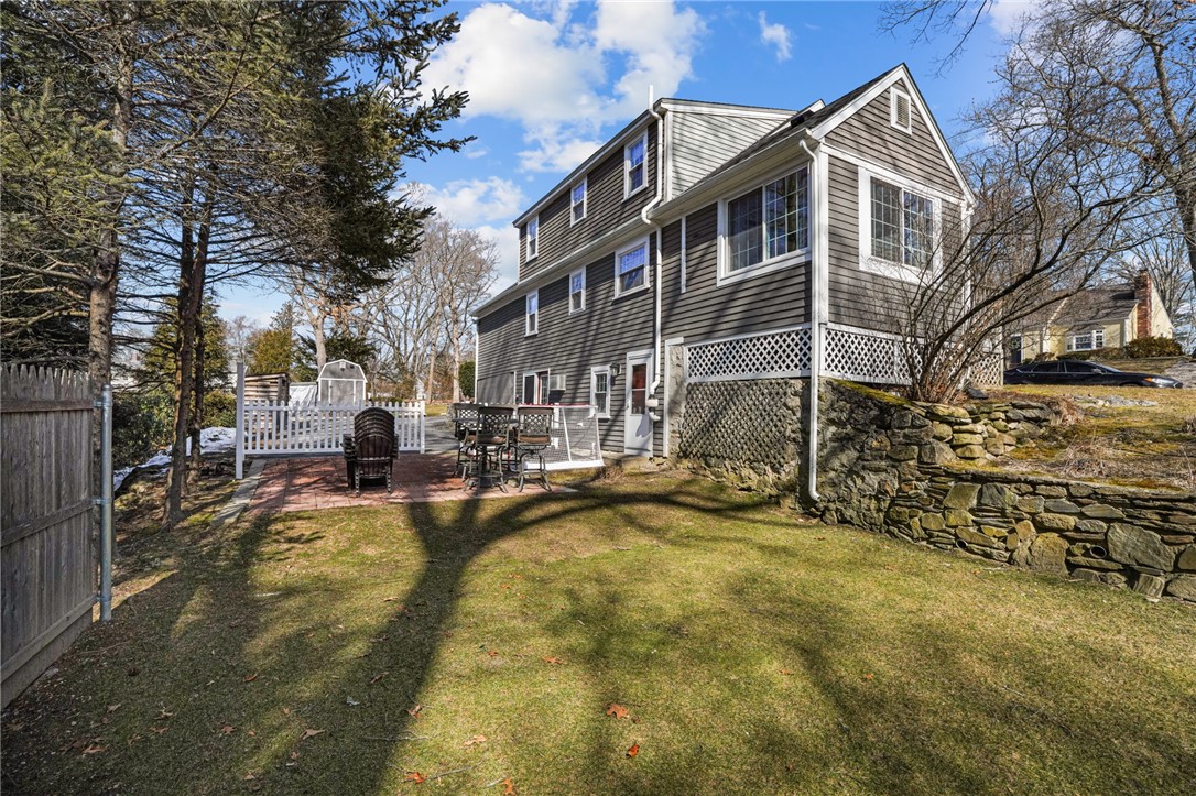 21 Maple Avenue