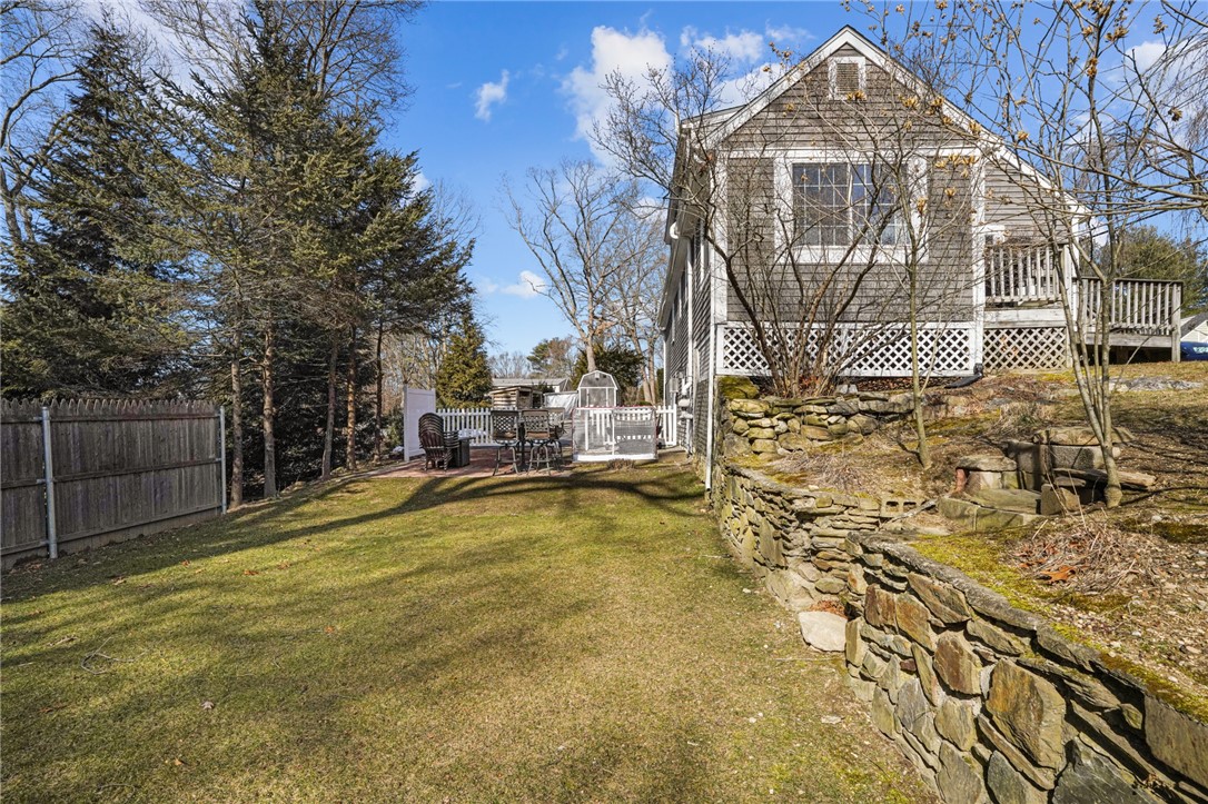 21 Maple Avenue