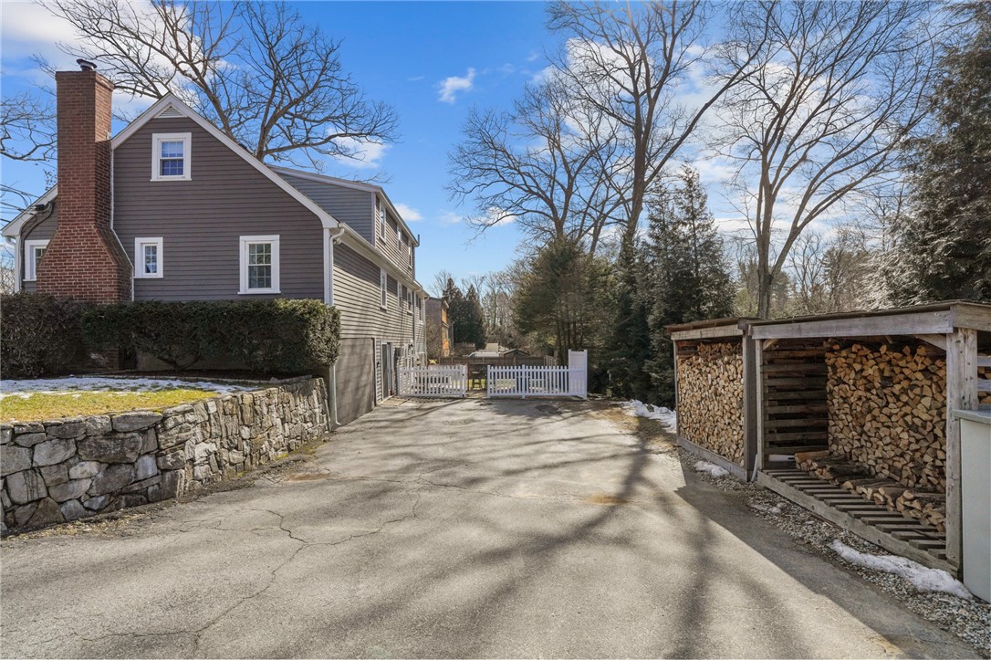 21 Maple Avenue