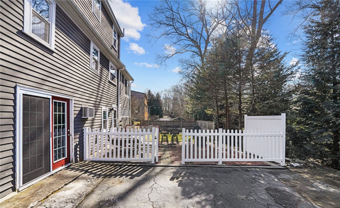 21 Maple Avenue