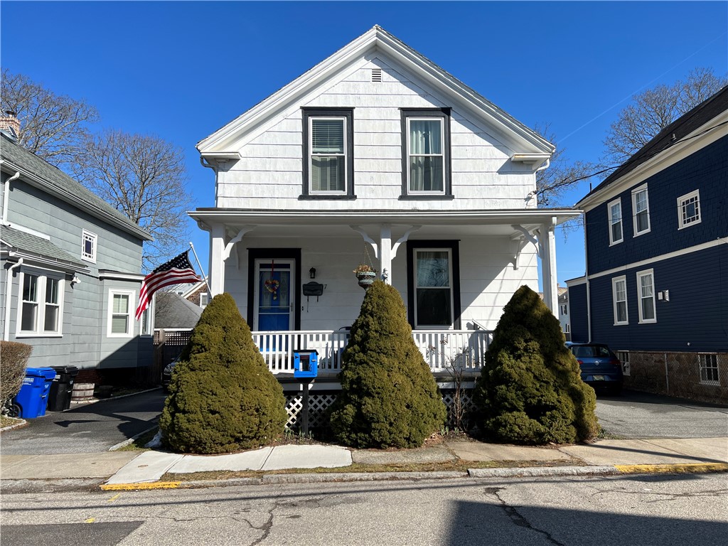 7 Congdon Avenue