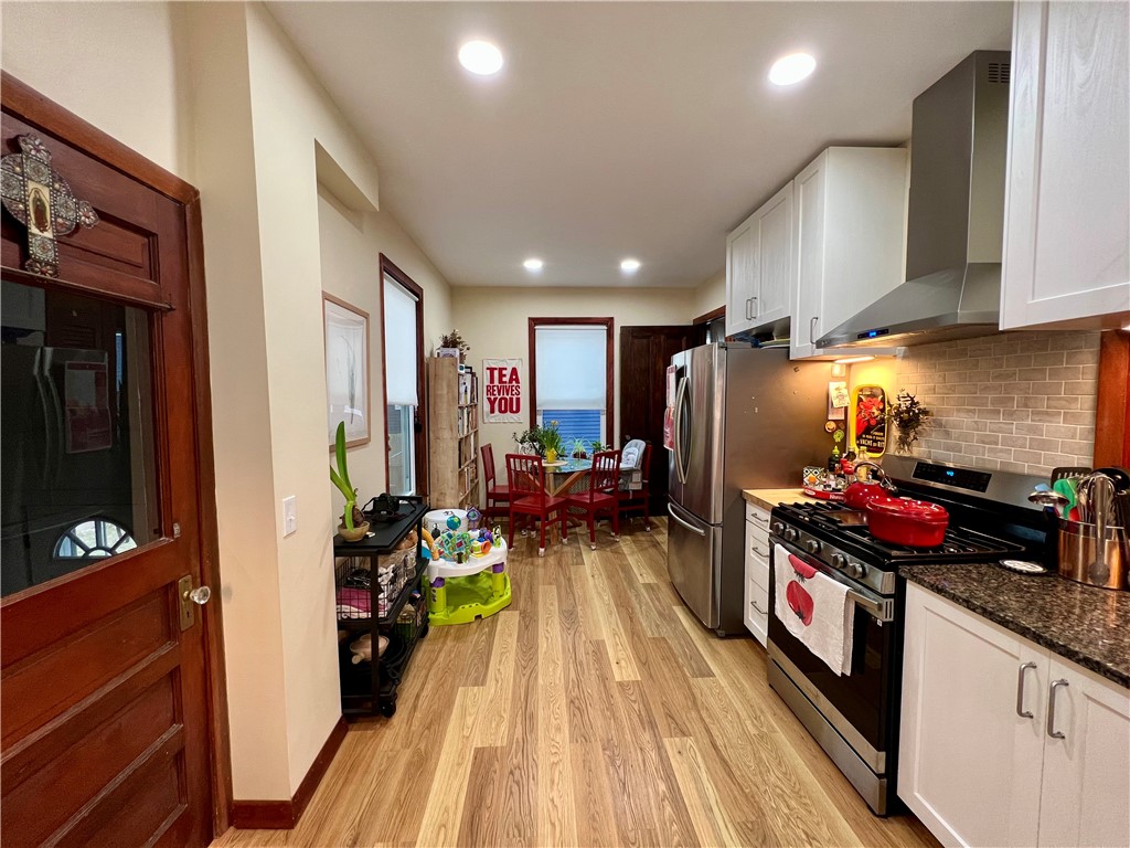 7 Congdon Avenue