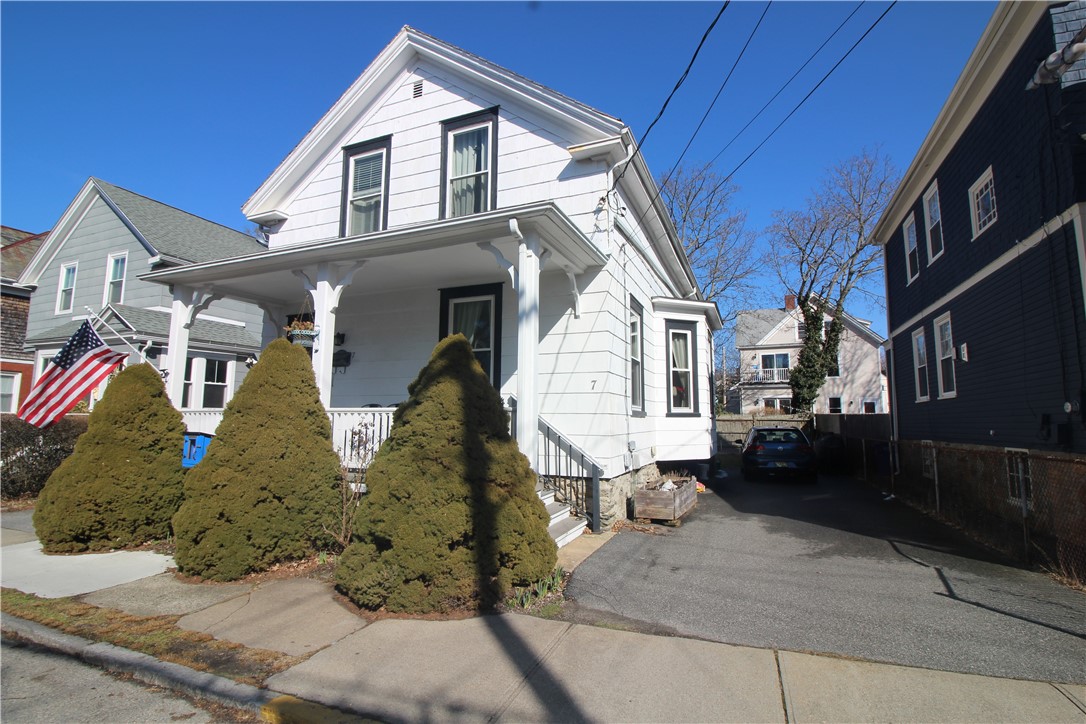 7 Congdon Avenue