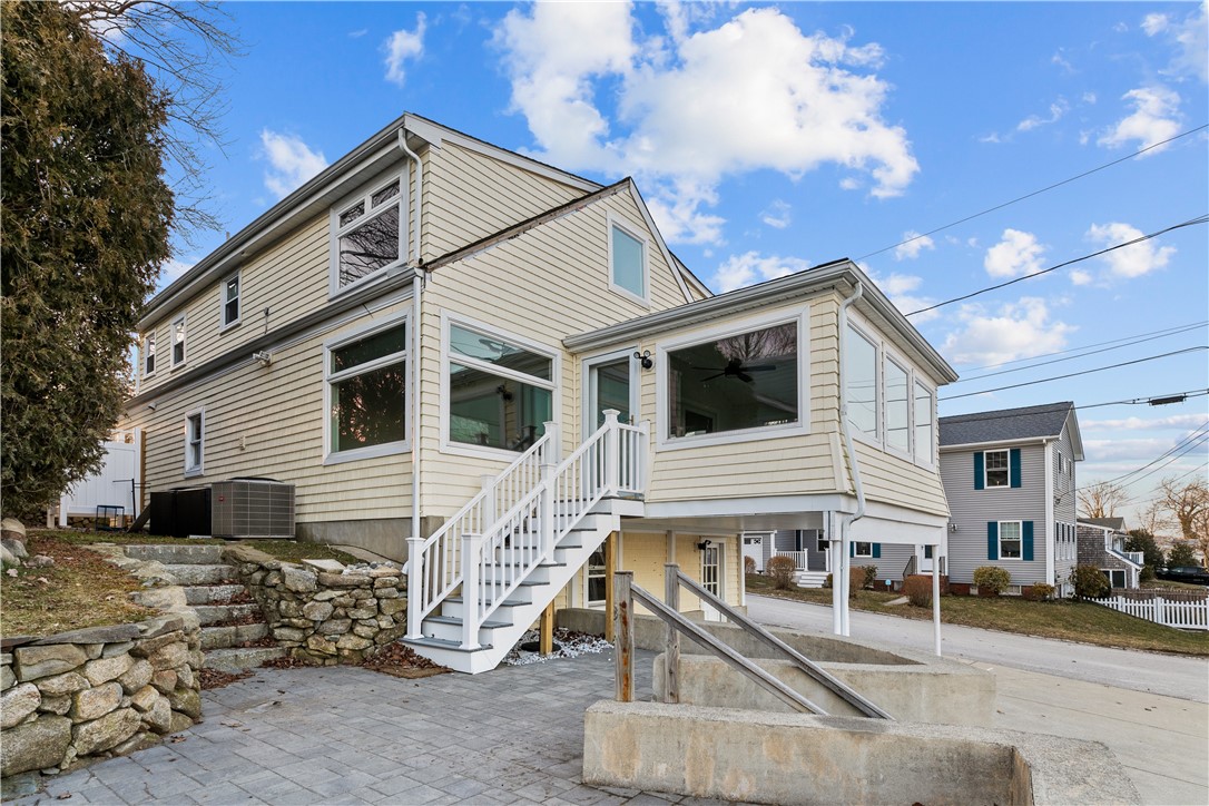 22 Harding Avenue