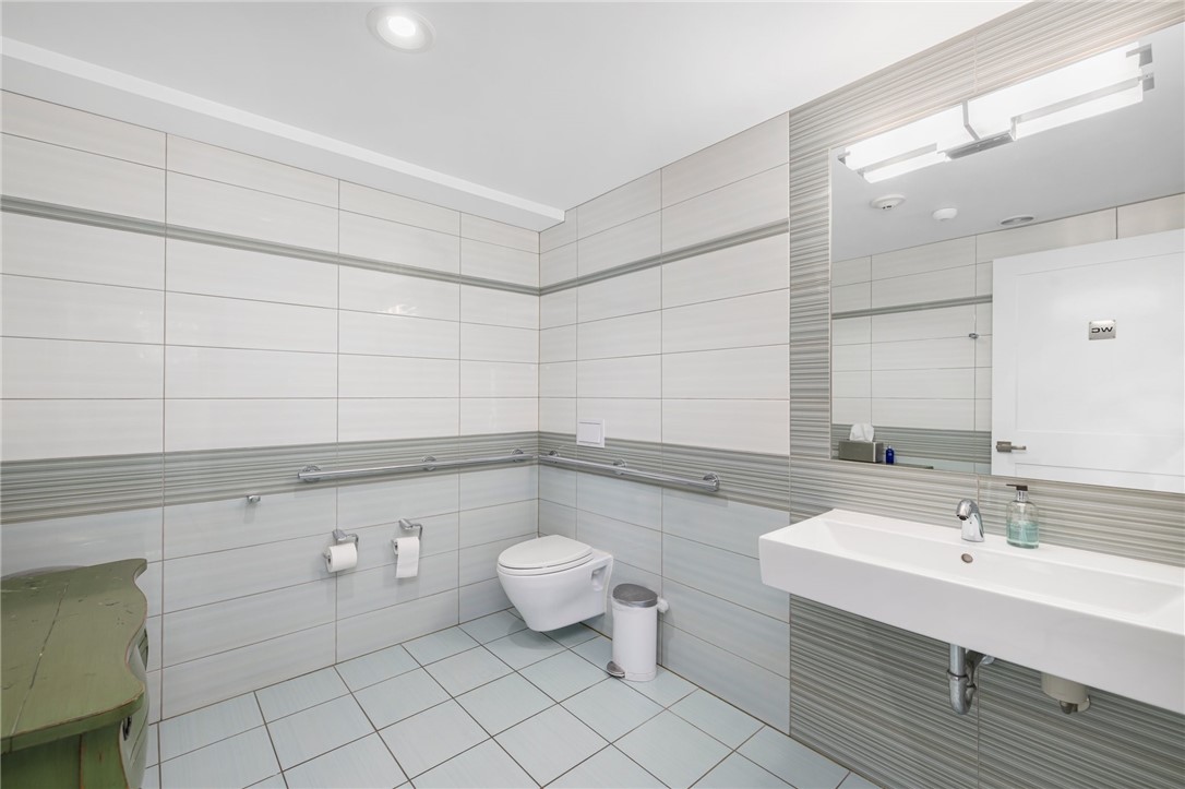 14 Narragansett Avenue