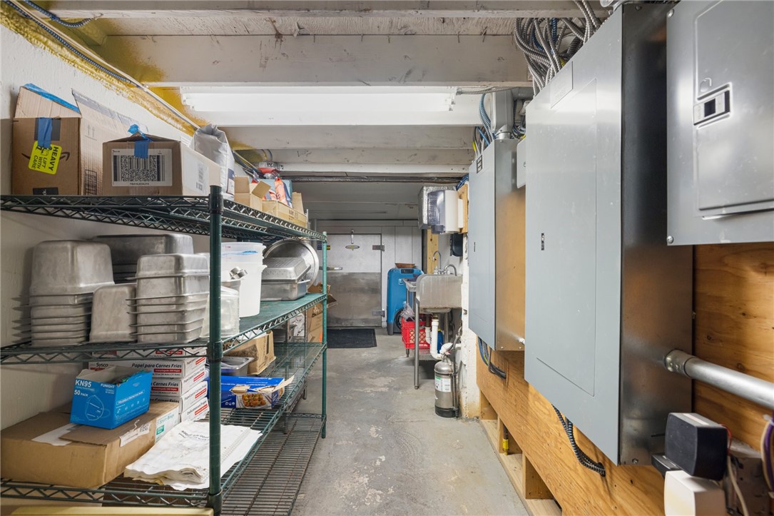 14 Narragansett Avenue