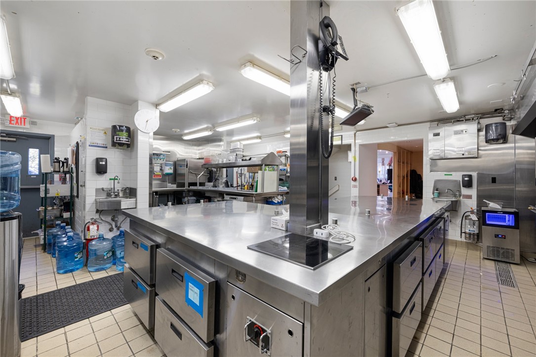 14 Narragansett Avenue