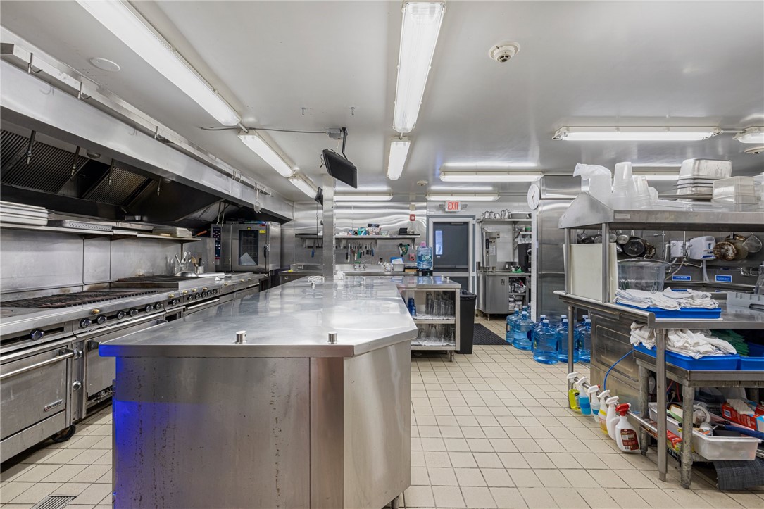 14 Narragansett Avenue