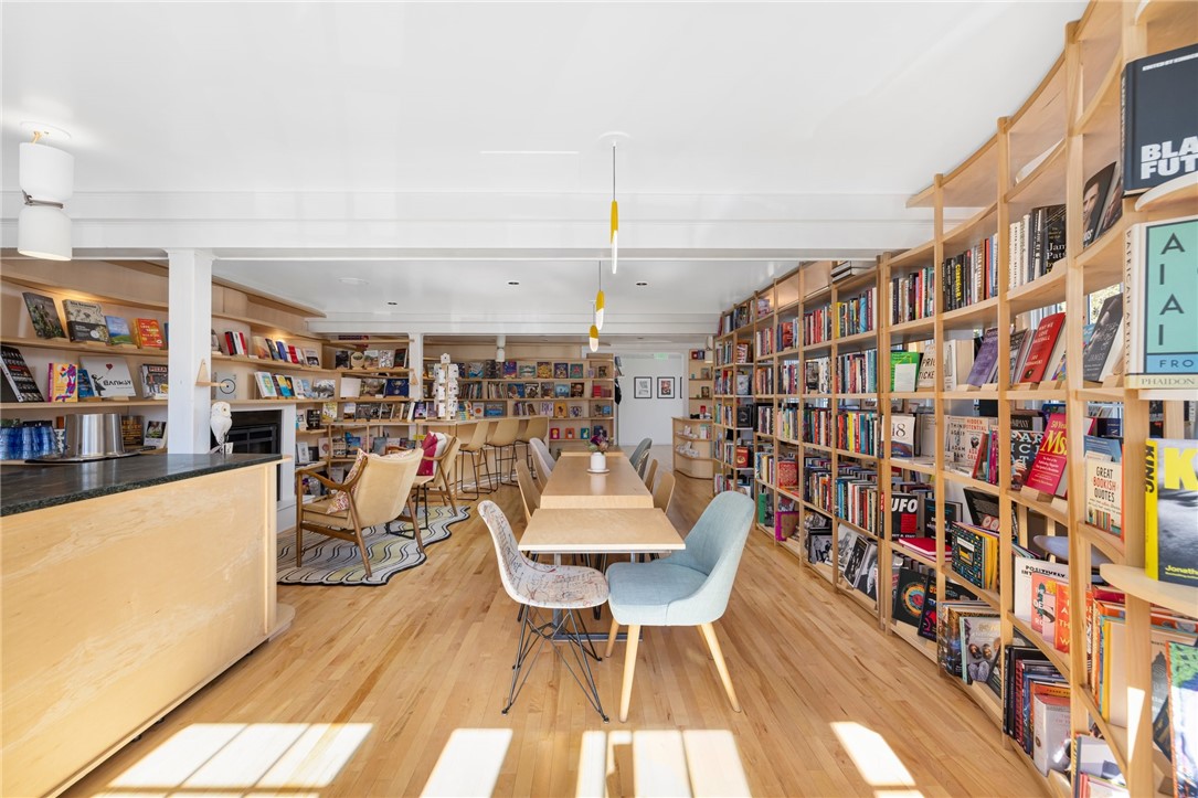 14 Narragansett Avenue